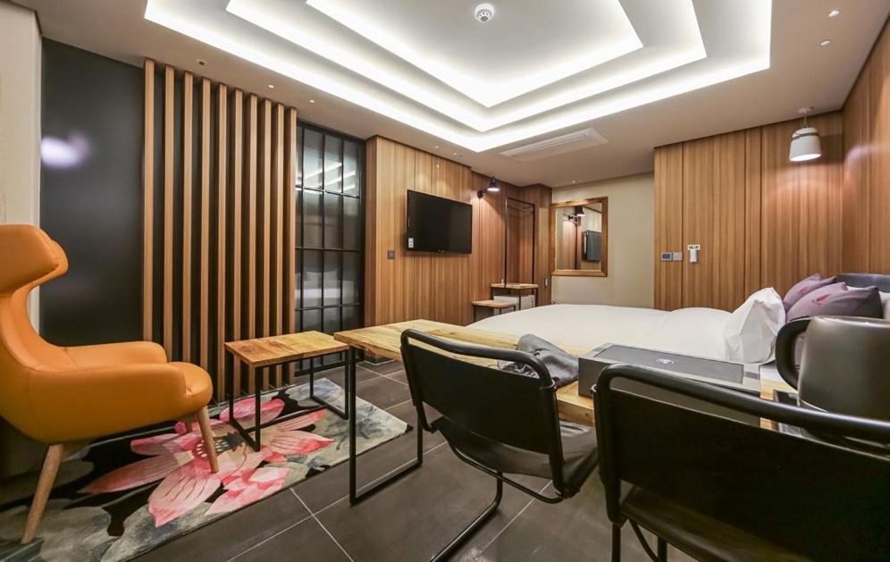 Yeoubi Hotel チャングウォン エクステリア 写真